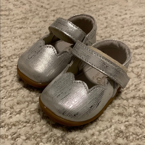See Kai Run- Silver Mary Jane Shoes - Picture 1 of 1